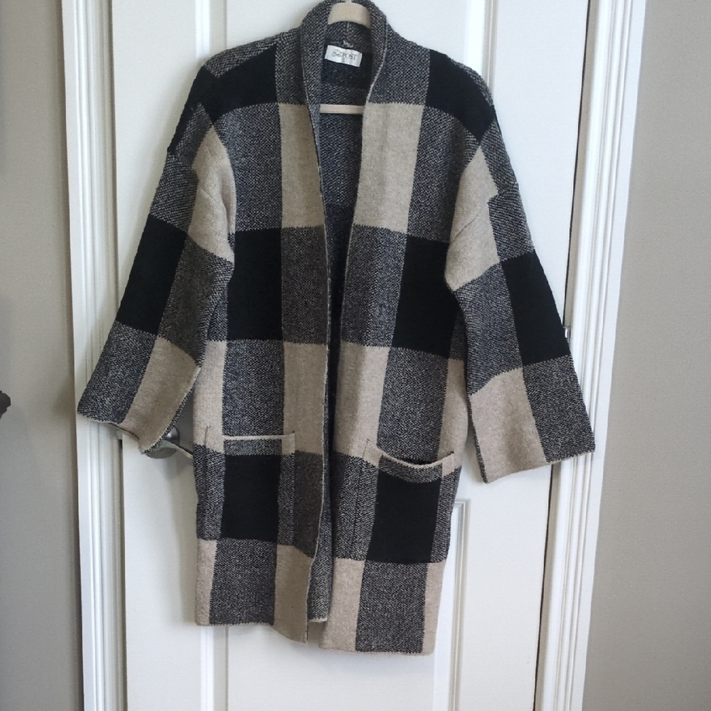 Chic Plaid Cardigan - Black and Tan
